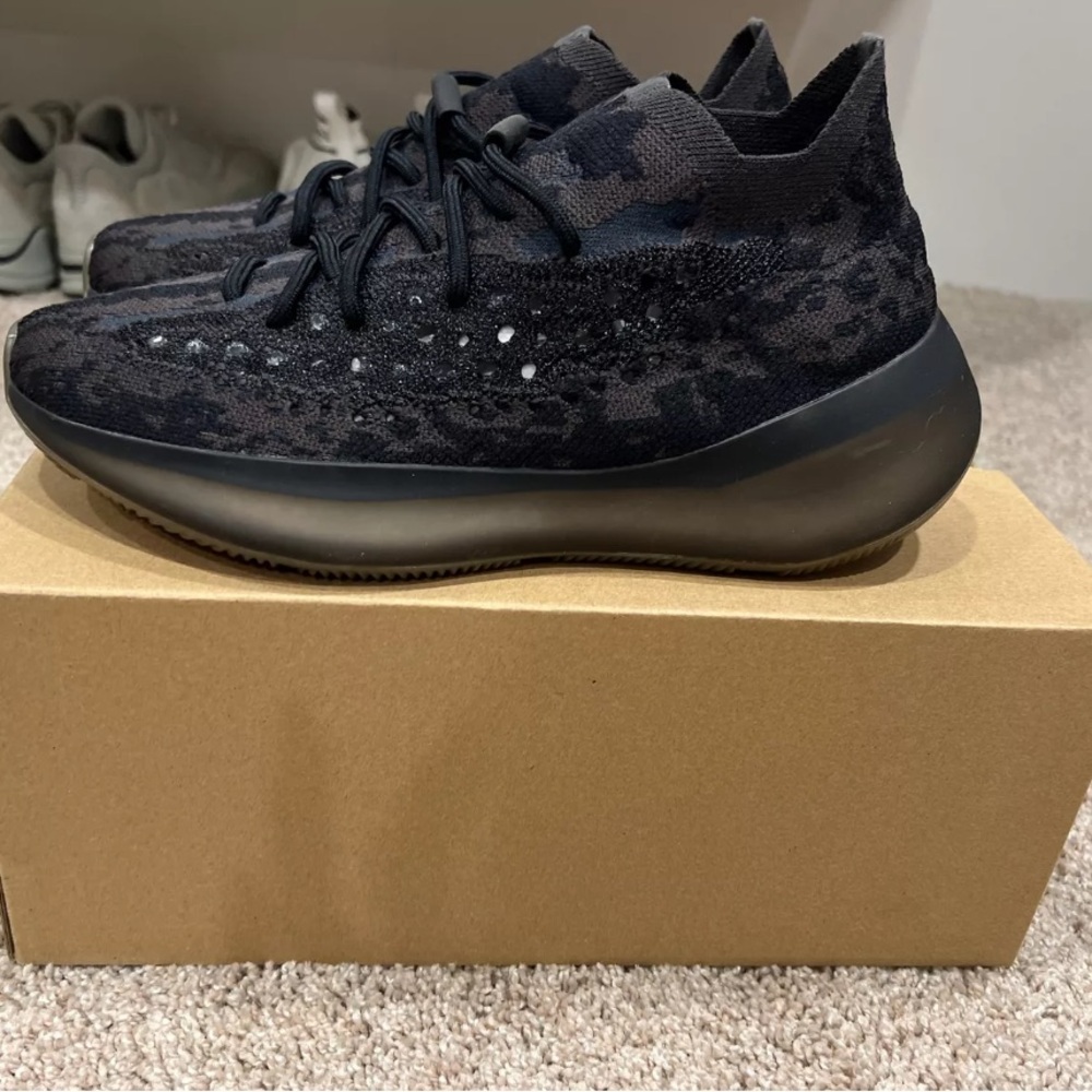 Adidas Yeezy Boost 380- FZ1270 Size 9.